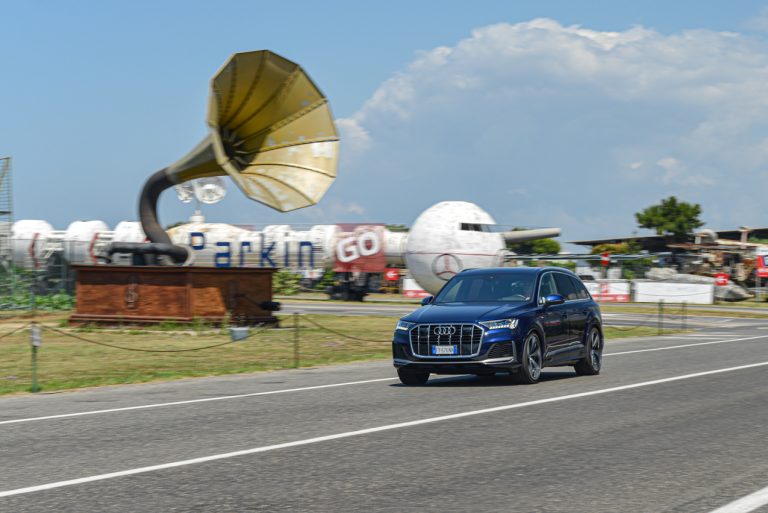 Audi Q7 50 TDI: la prova su strada