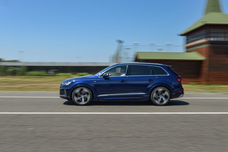 Audi Q7 50 TDI: la prova su strada