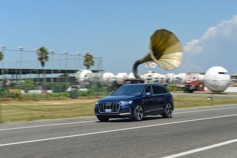 Audi Q7 50 TDI: la prova su strada