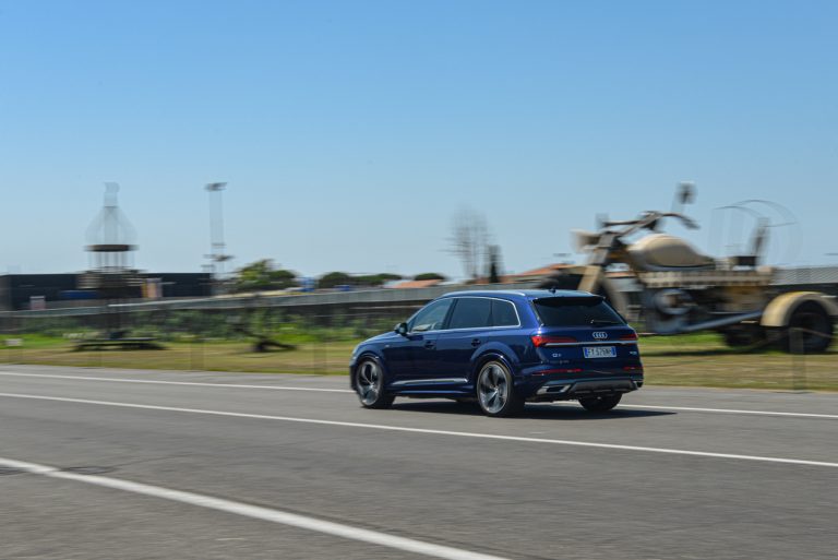 Audi Q7 50 TDI: la prova su strada