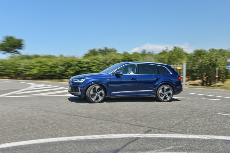 Audi Q7 50 TDI: la prova su strada