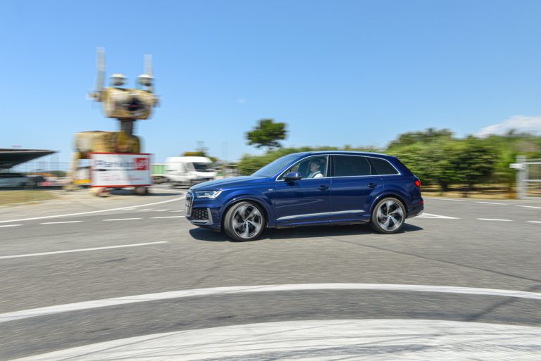 Audi Q7 50 TDI: la prova su strada