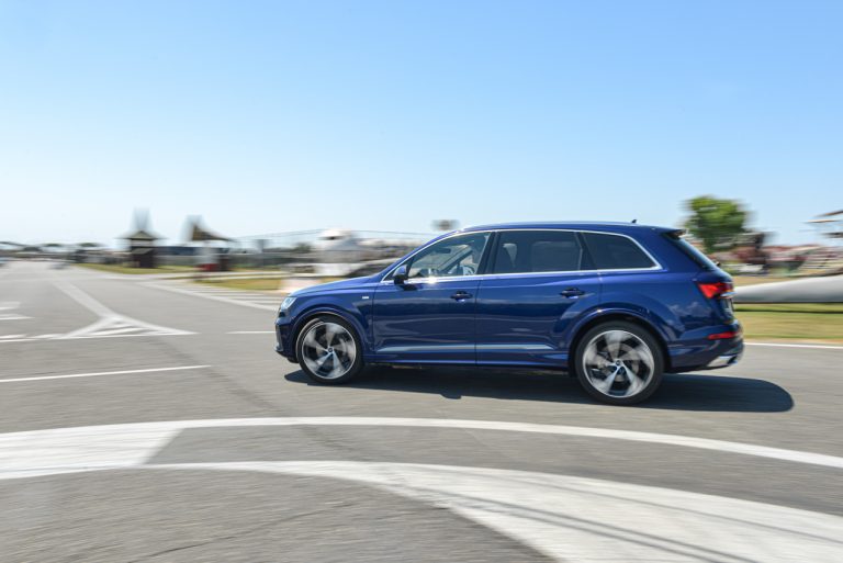Audi Q7 50 TDI: la prova su strada
