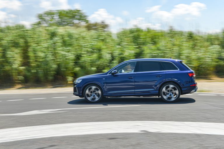 Audi Q7 50 TDI: la prova su strada