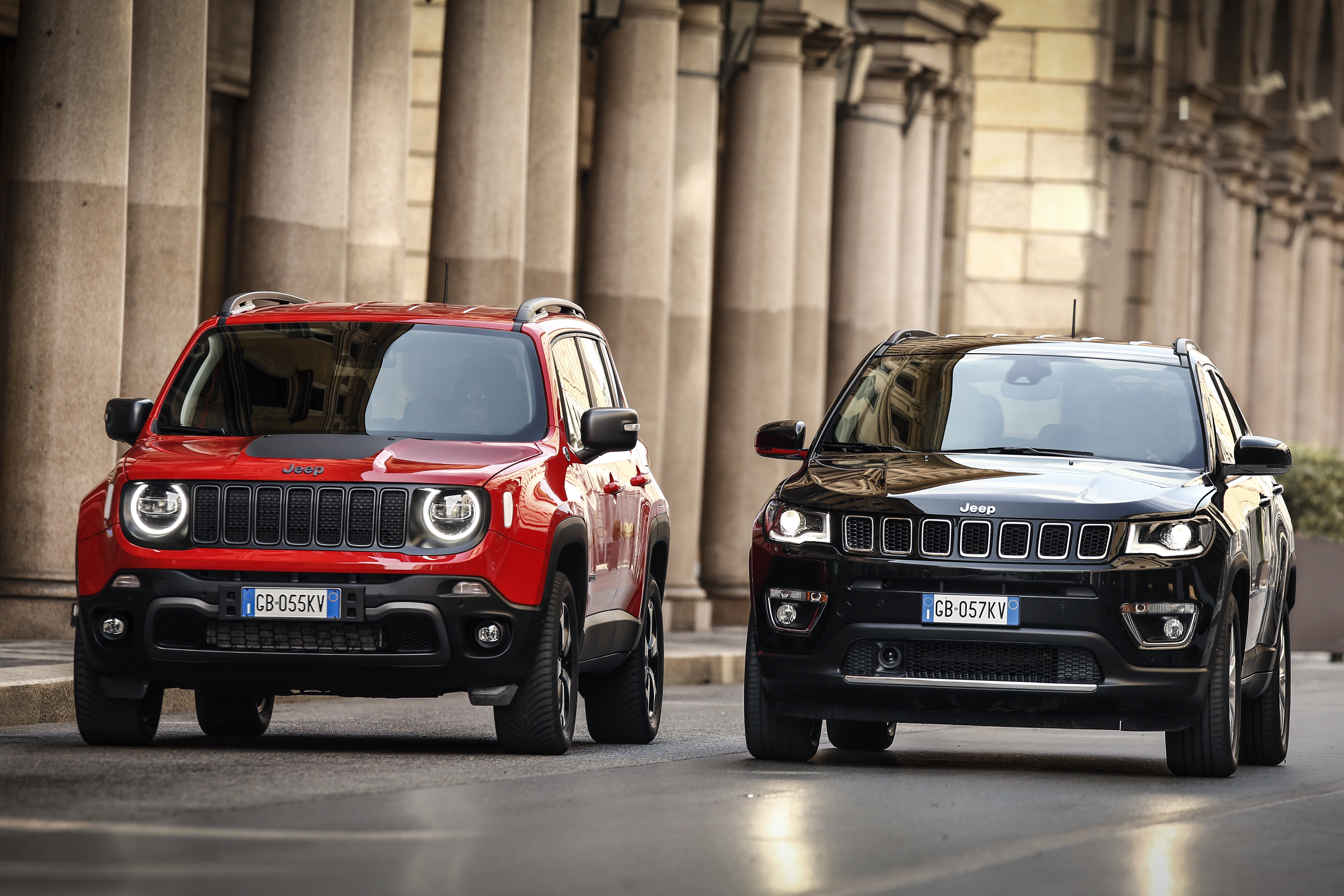Jeep Compass 4xe e Jeep Renegade 4xe: le immagini