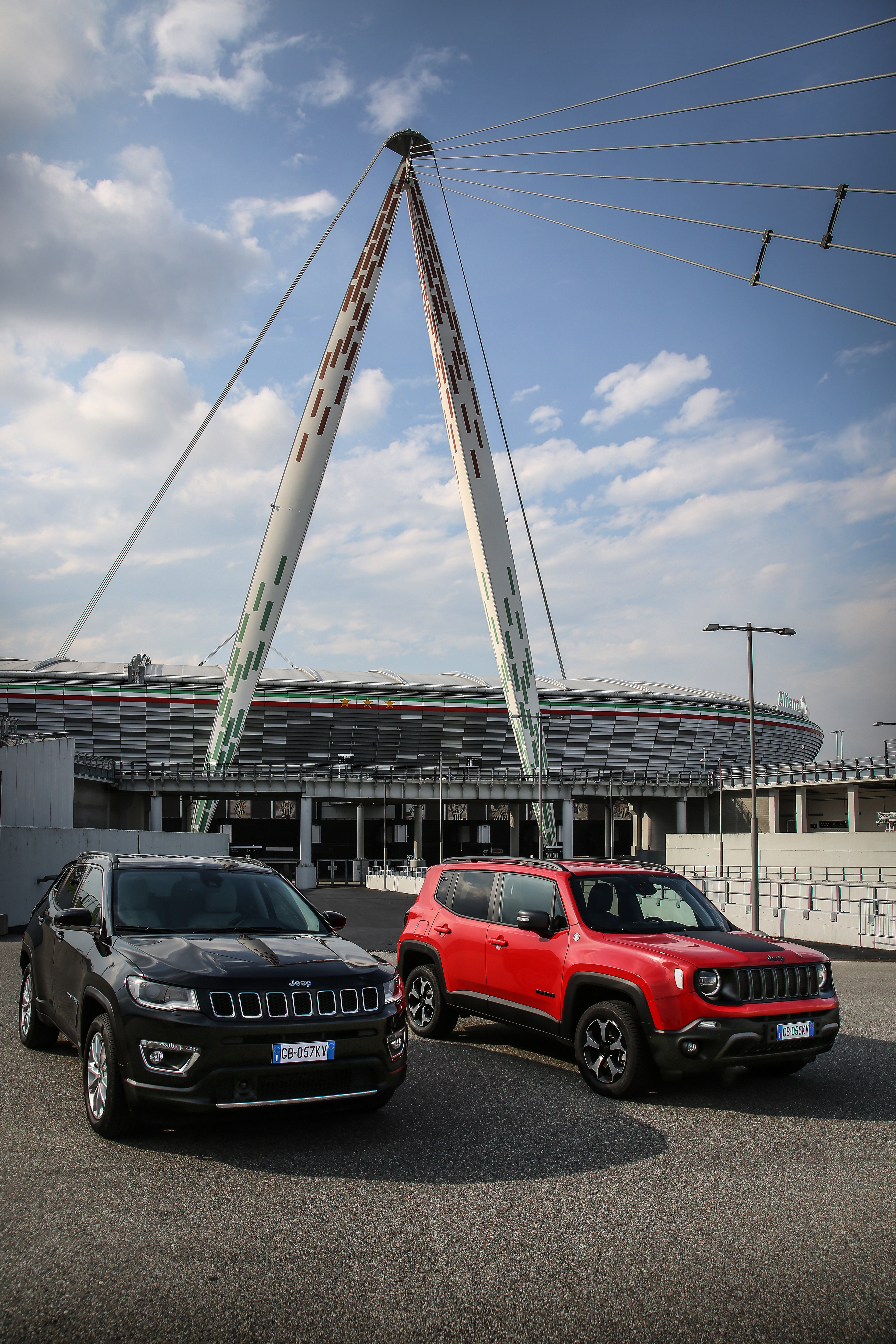 Jeep Compass 4xe e Jeep Renegade 4xe: le immagini