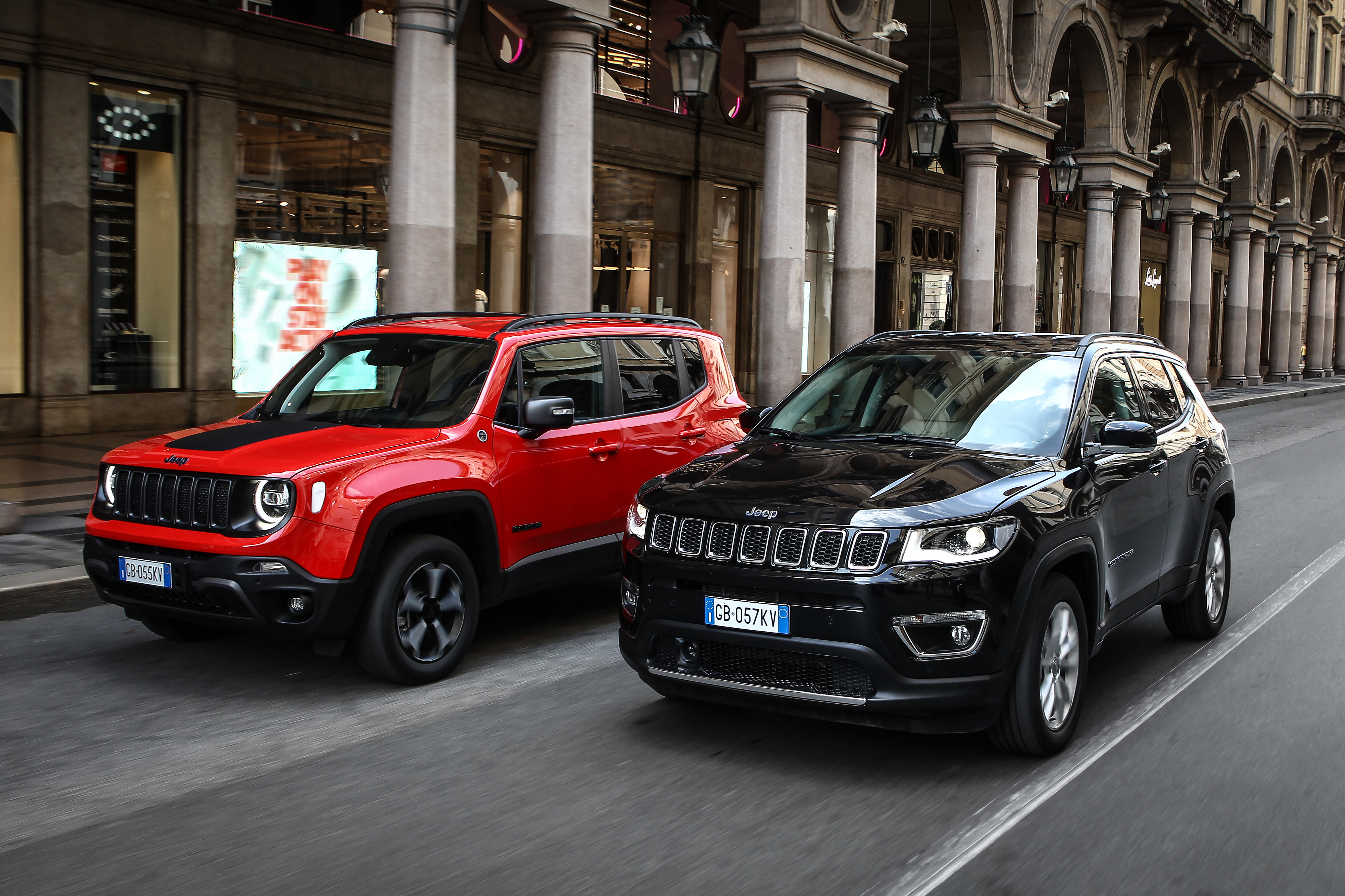 Jeep Compass 4xe e Jeep Renegade 4xe: le immagini