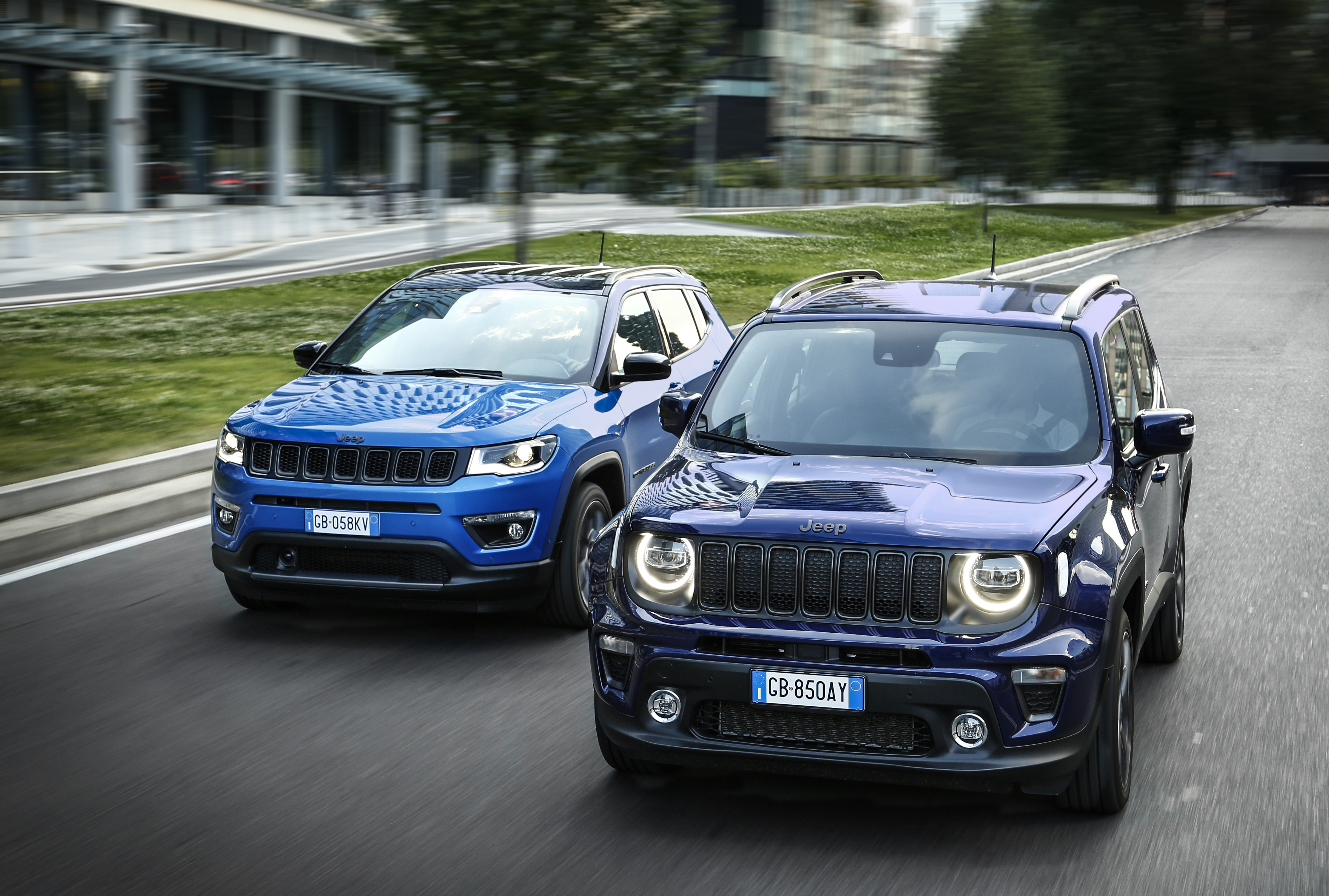 Jeep Compass 4xe e Jeep Renegade 4xe: le immagini
