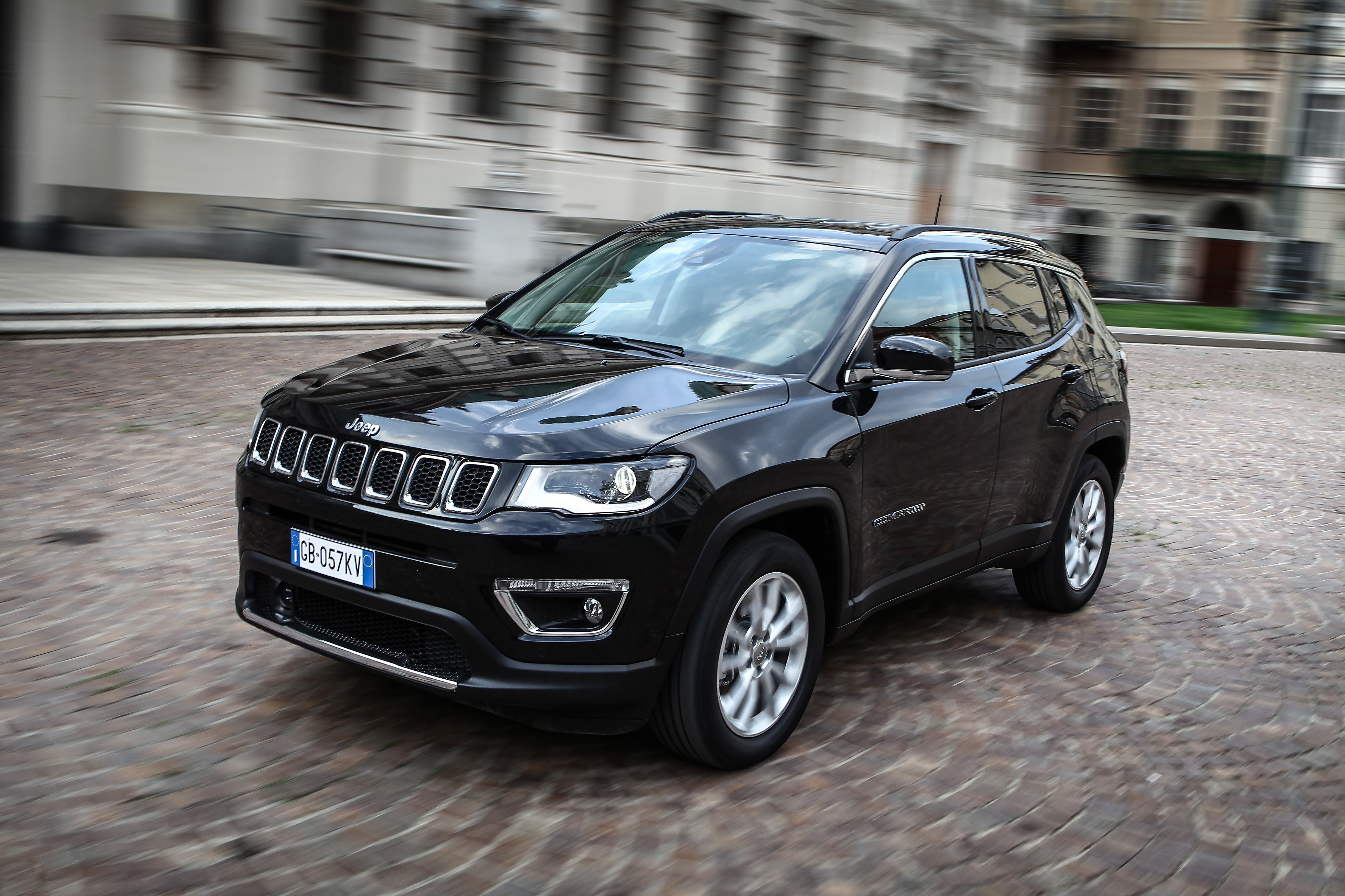 Jeep Compass 4xe e Jeep Renegade 4xe: le immagini