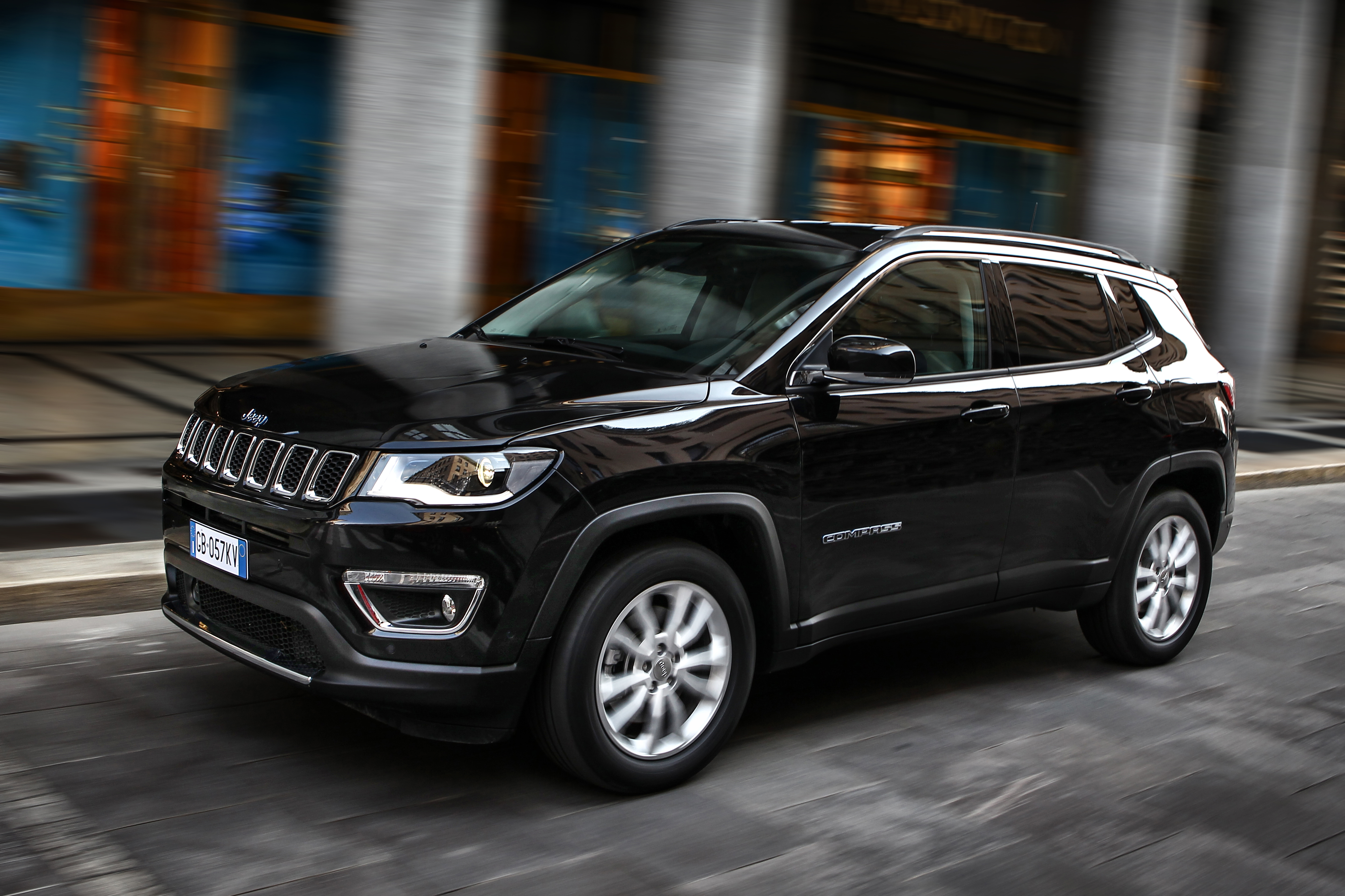 Jeep Compass 4xe e Jeep Renegade 4xe: le immagini