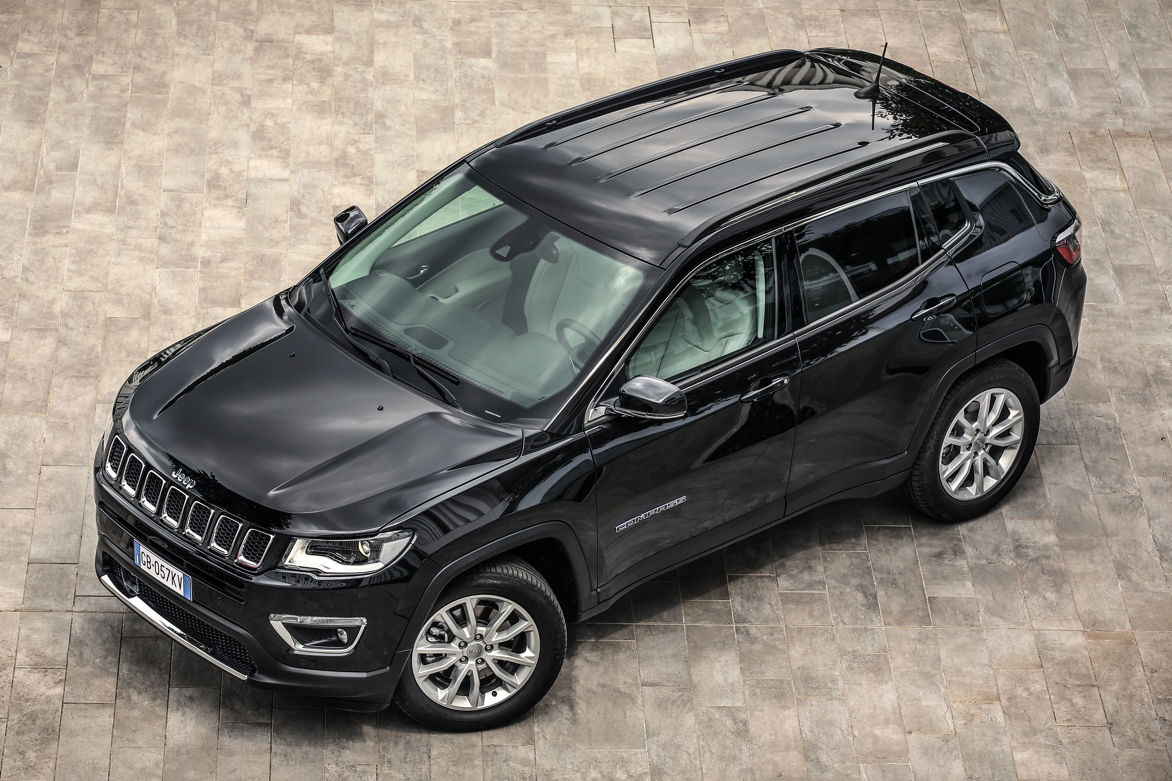 Jeep Compass 4xe e Jeep Renegade 4xe: le immagini