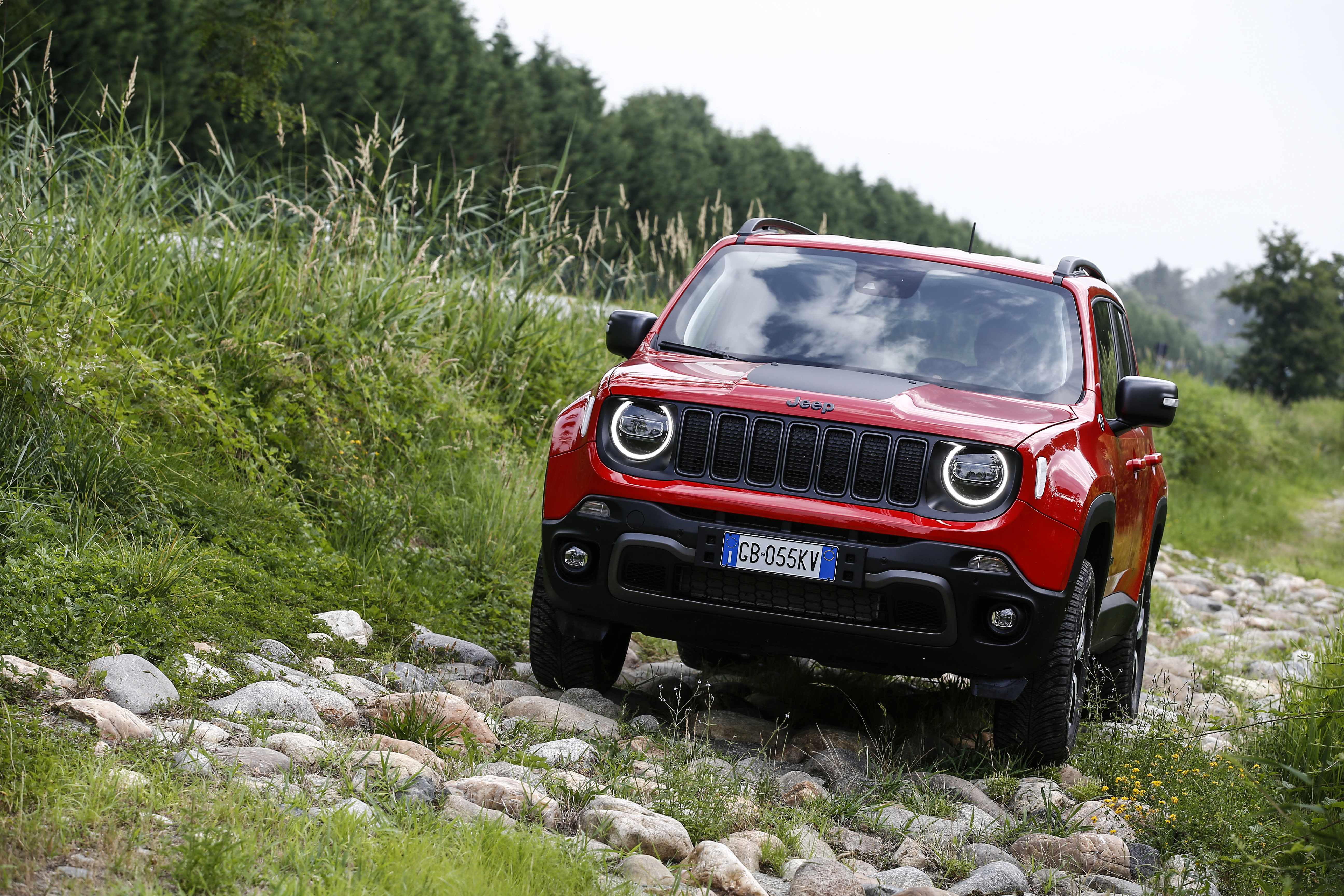 Jeep Compass 4xe e Jeep Renegade 4xe: le immagini