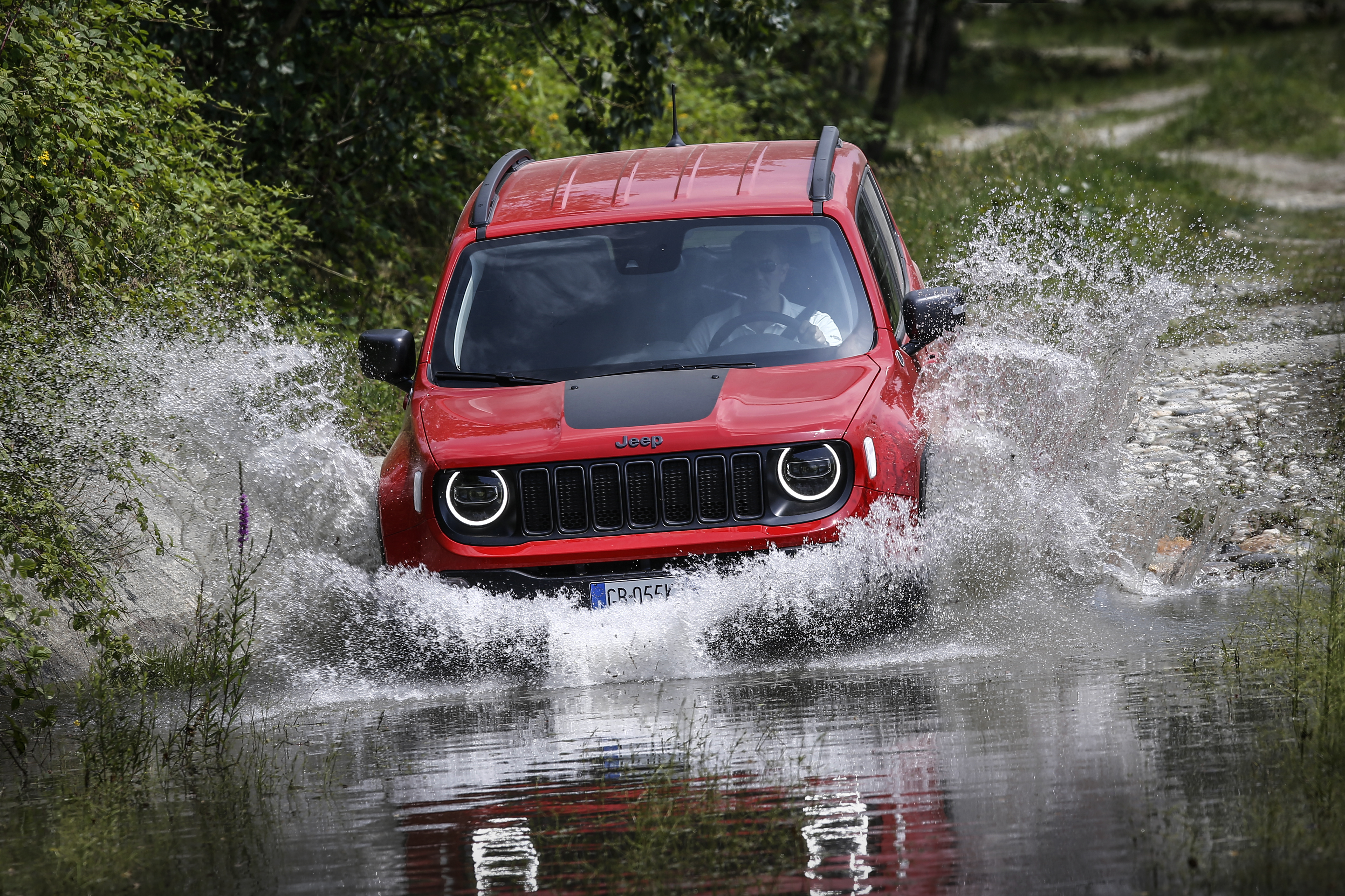 Jeep Compass 4xe e Jeep Renegade 4xe: le immagini