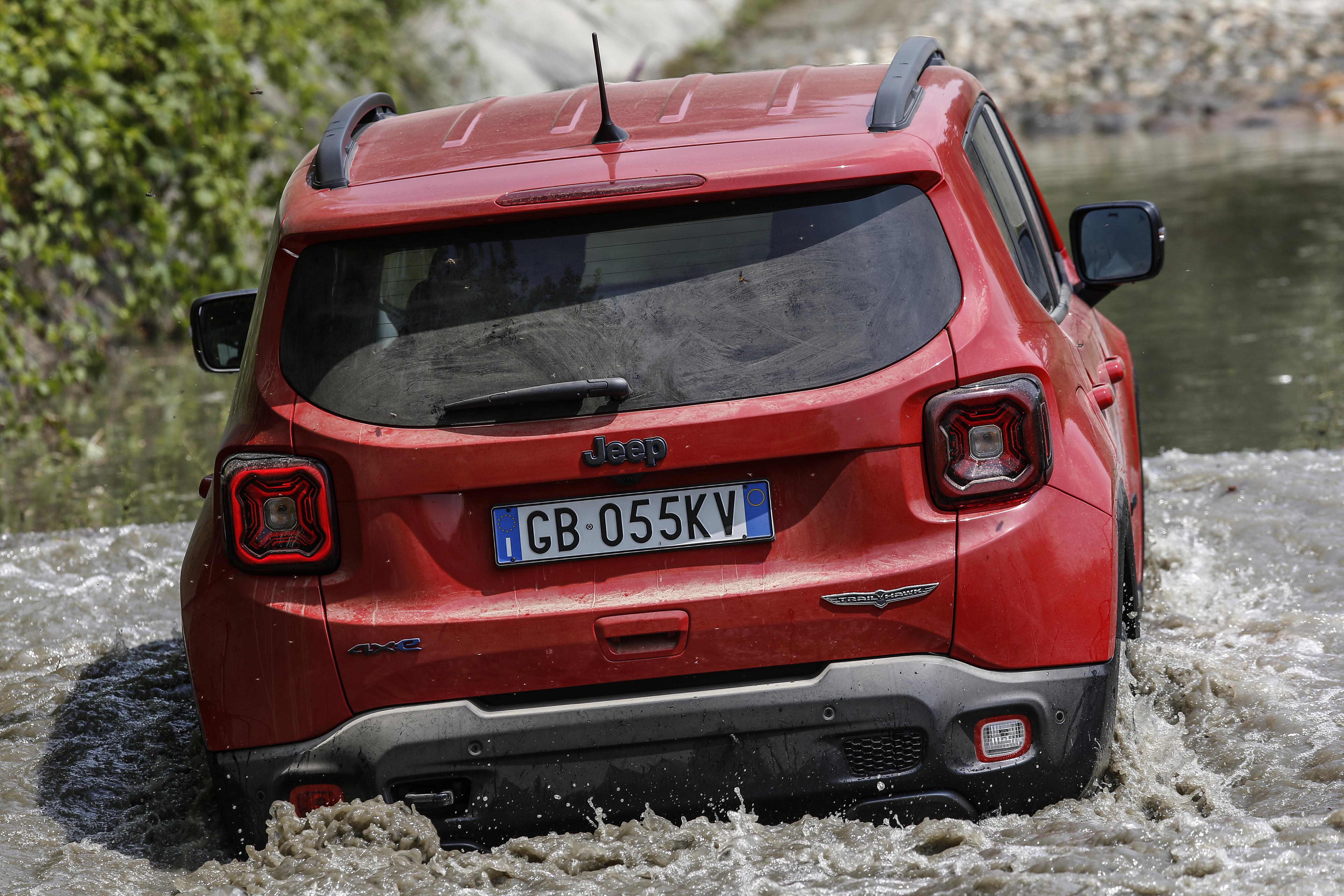 Jeep Compass 4xe e Jeep Renegade 4xe: le immagini