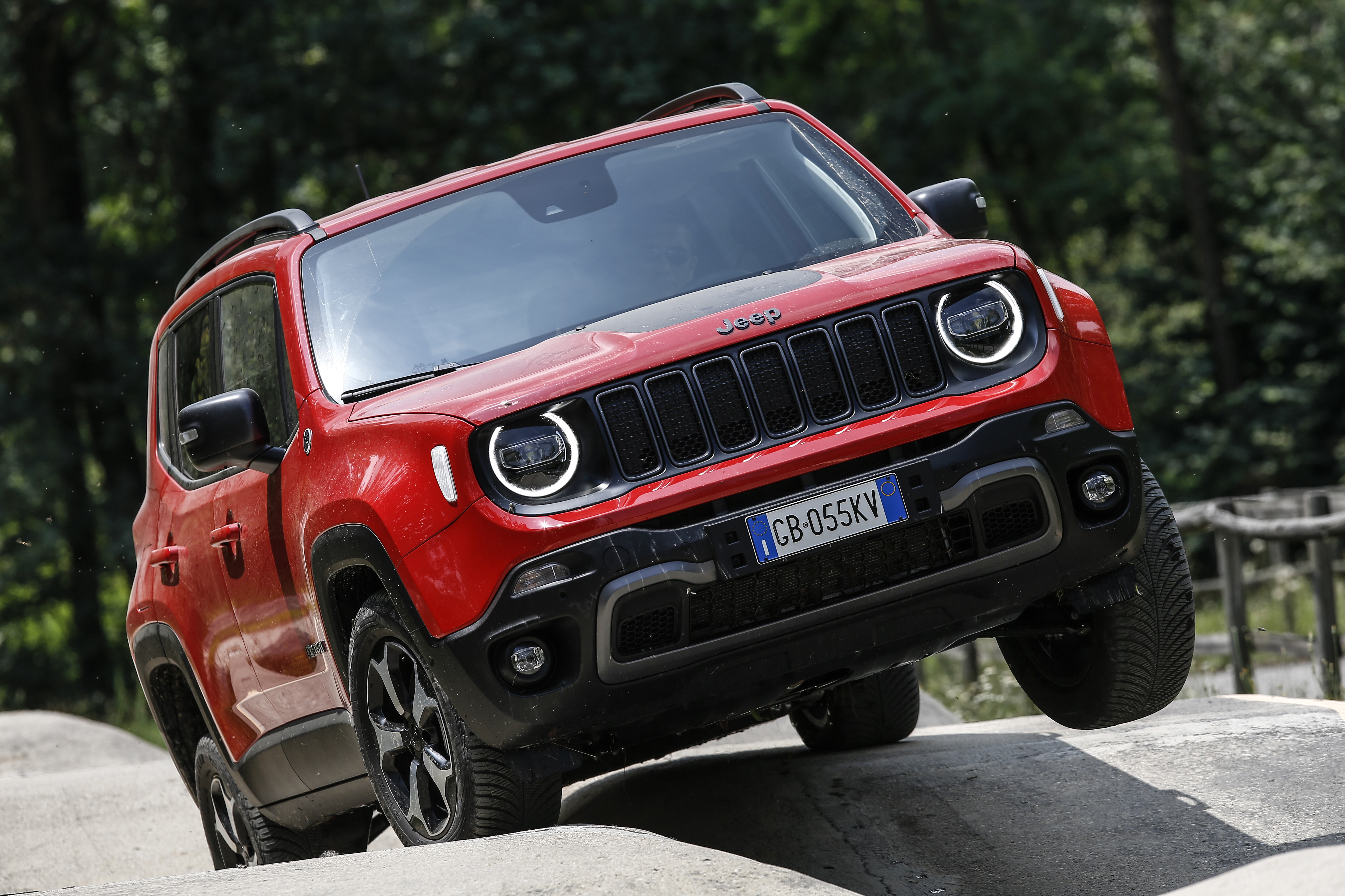 Jeep Compass 4xe e Jeep Renegade 4xe: le immagini