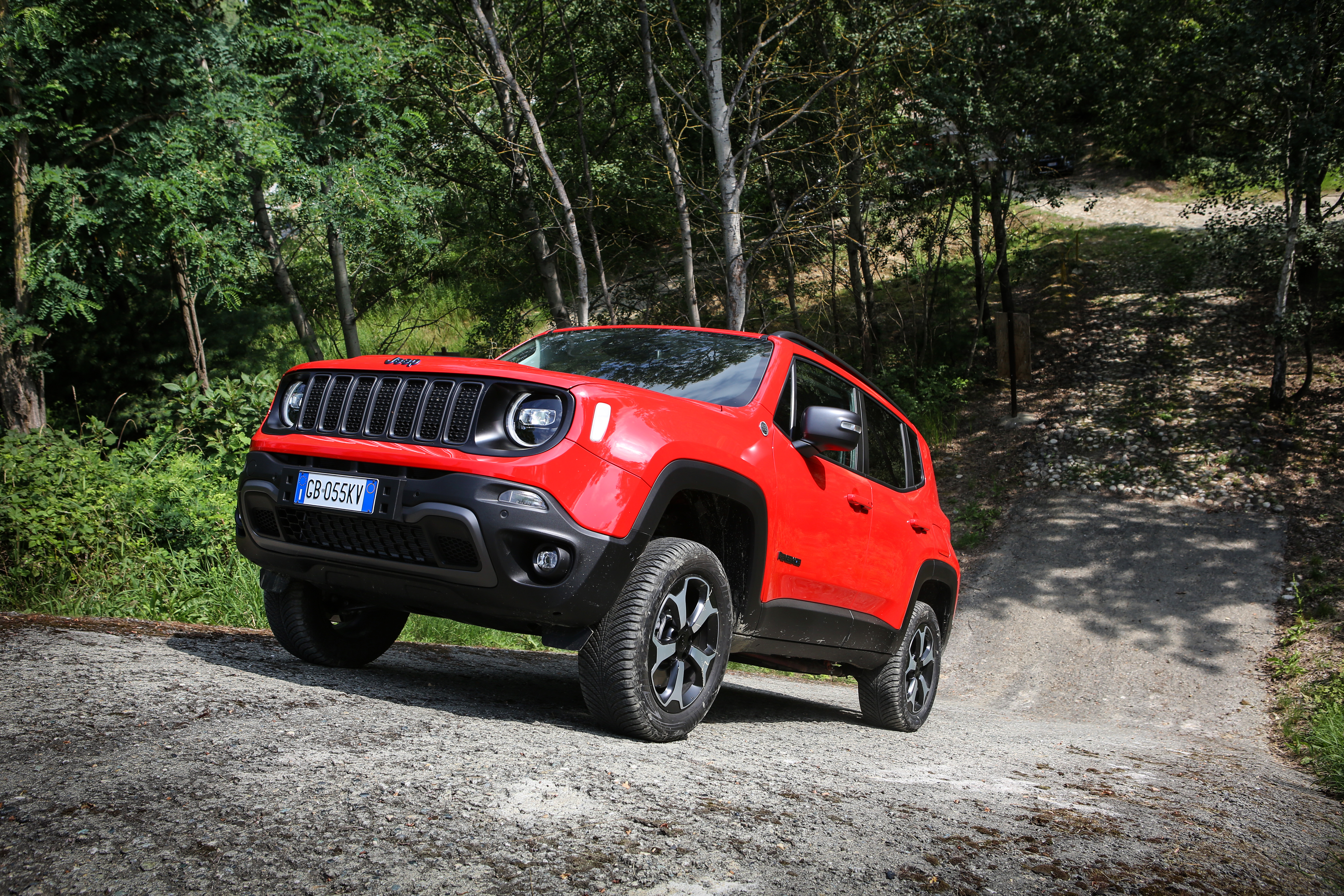Jeep Compass 4xe e Jeep Renegade 4xe: le immagini