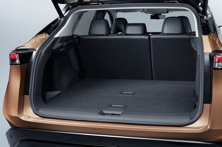 Nissan Ariya: immagini ufficiali