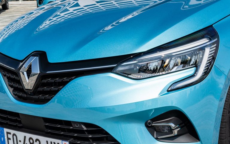 Renault Clio, Captur e Megane E-Tech: immagini ufficiali