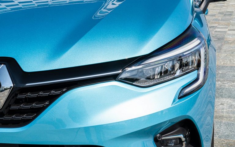 Renault Clio, Captur e Megane E-Tech: immagini ufficiali