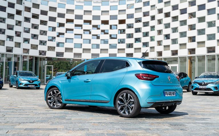 Renault Clio, Captur e Megane E-Tech: immagini ufficiali