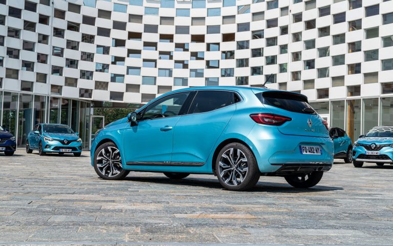Renault Clio, Captur e Megane E-Tech: immagini ufficiali