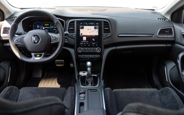 Renault Clio, Captur e Megane E-Tech: immagini ufficiali