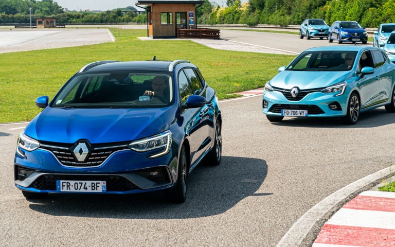 Renault Clio, Captur e Megane E-Tech: immagini ufficiali