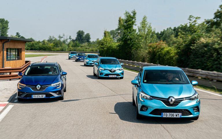 Renault Clio, Captur e Megane E-Tech: immagini ufficiali