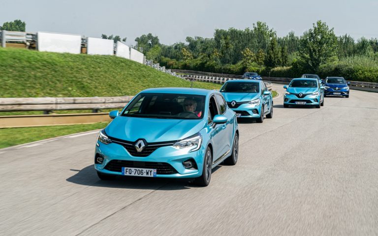 Renault Clio, Captur e Megane E-Tech: immagini ufficiali