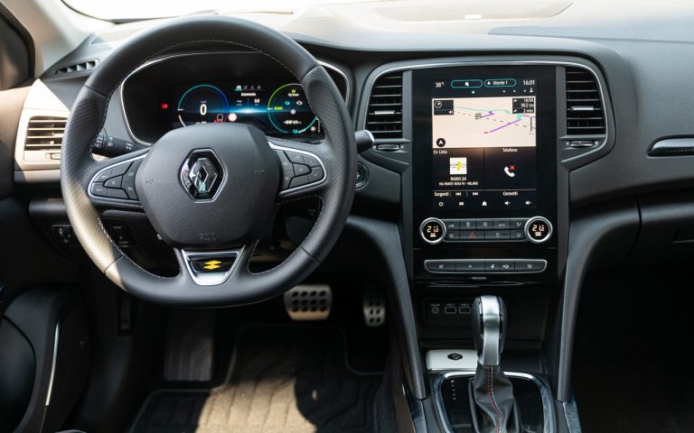 Renault Clio, Captur e Megane E-Tech: immagini ufficiali