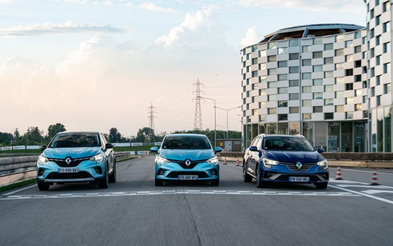 Renault Clio, Captur e Megane E-Tech: immagini ufficiali