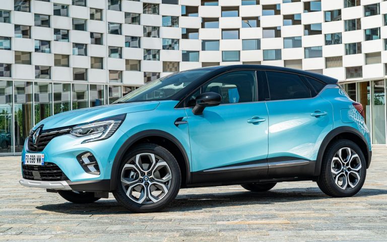 Renault Clio, Captur e Megane E-Tech: immagini ufficiali