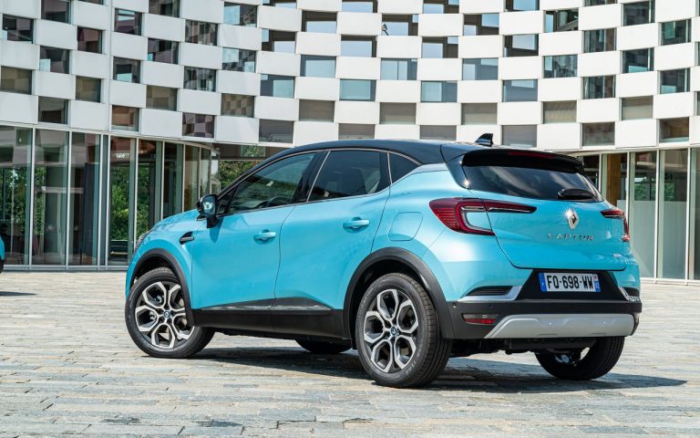 Renault Clio, Captur e Megane E-Tech: immagini ufficiali