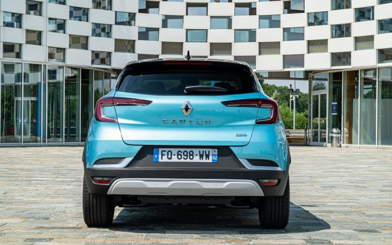 Renault Clio, Captur e Megane E-Tech: immagini ufficiali