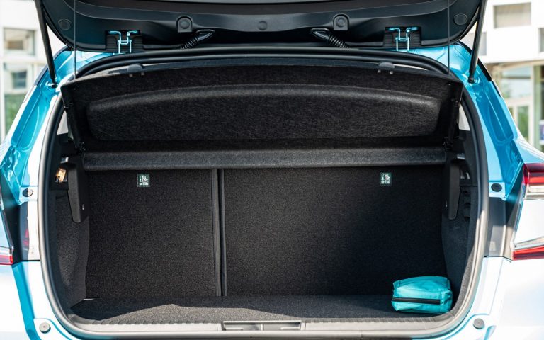 Renault Clio, Captur e Megane E-Tech: immagini ufficiali
