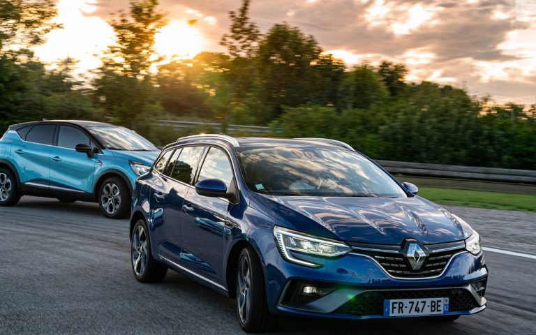 Renault Clio, Captur e Megane E-Tech: immagini ufficiali
