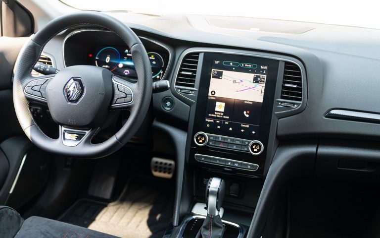 Renault Clio, Captur e Megane E-Tech: immagini ufficiali