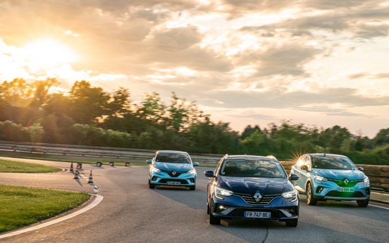 Renault Clio, Captur e Megane E-Tech: immagini ufficiali