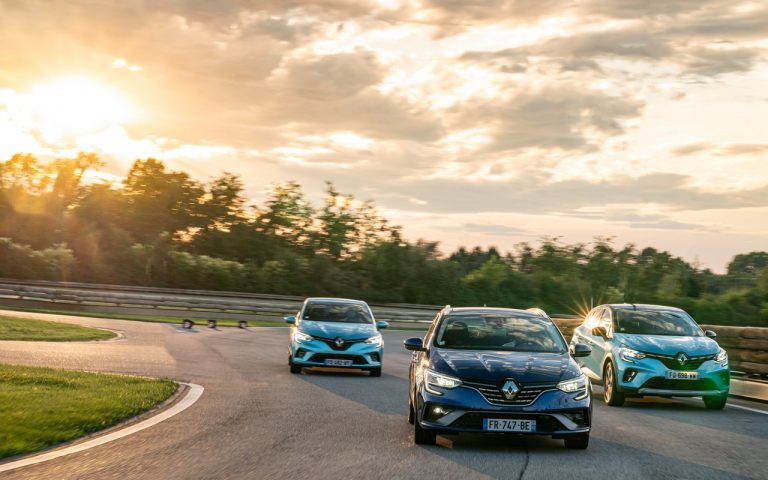 Renault Clio, Captur e Megane E-Tech: immagini ufficiali