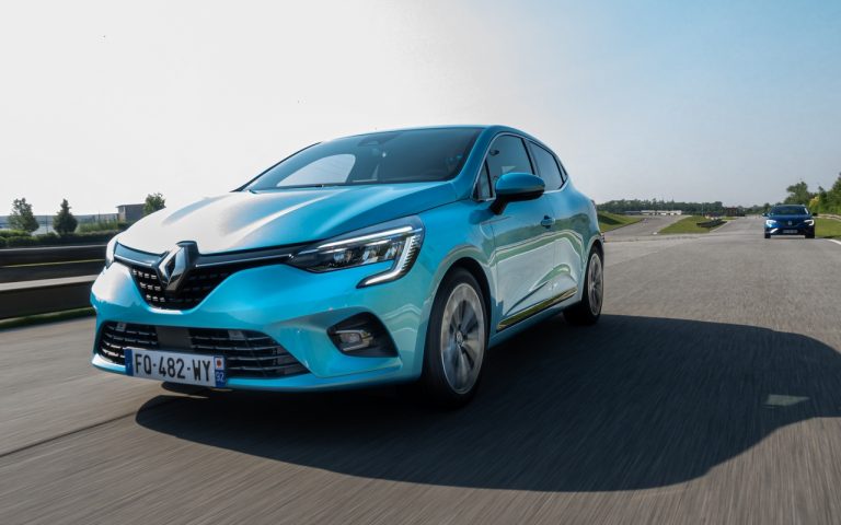 Renault Clio, Captur e Megane E-Tech: immagini ufficiali
