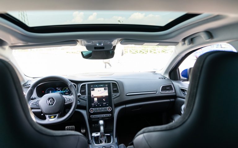 Renault Clio, Captur e Megane E-Tech: immagini ufficiali