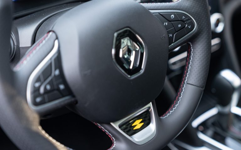 Renault Clio, Captur e Megane E-Tech: immagini ufficiali