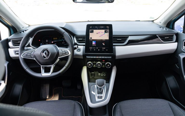 Renault Clio, Captur e Megane E-Tech: immagini ufficiali