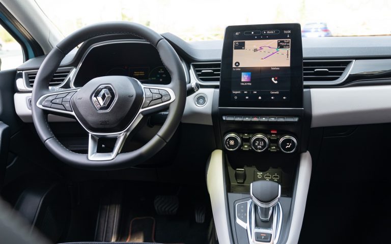 Renault Clio, Captur e Megane E-Tech: immagini ufficiali