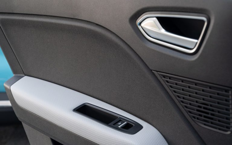 Renault Clio, Captur e Megane E-Tech: immagini ufficiali