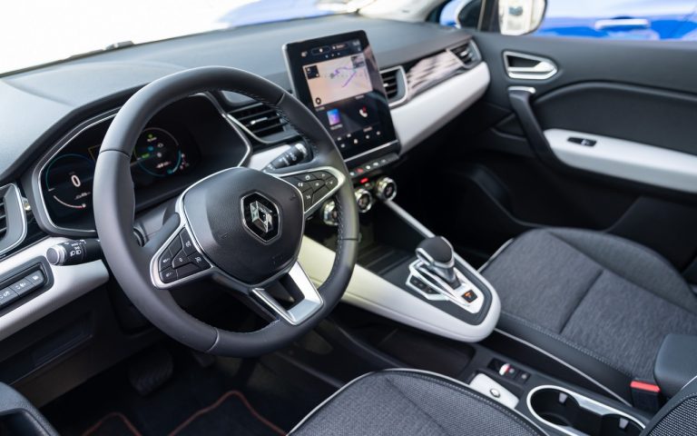 Renault Clio, Captur e Megane E-Tech: immagini ufficiali