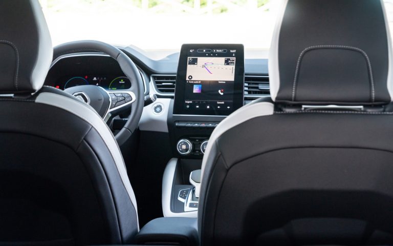 Renault Clio, Captur e Megane E-Tech: immagini ufficiali