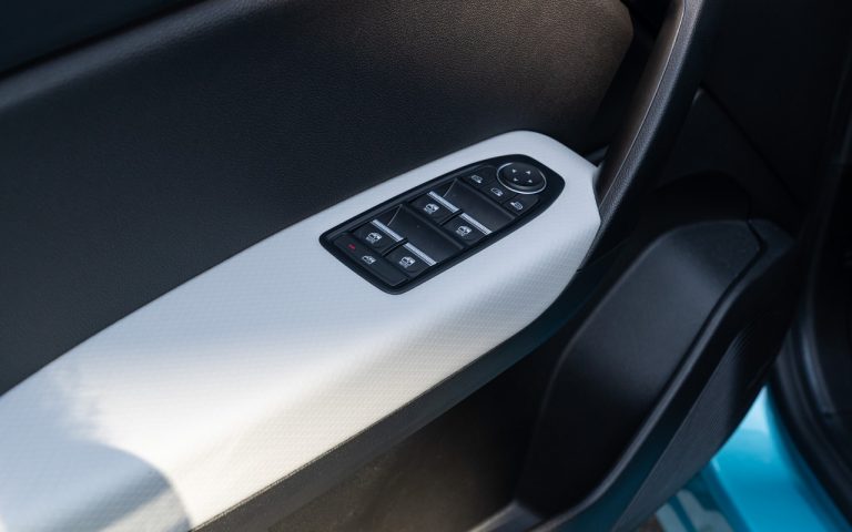 Renault Clio, Captur e Megane E-Tech: immagini ufficiali