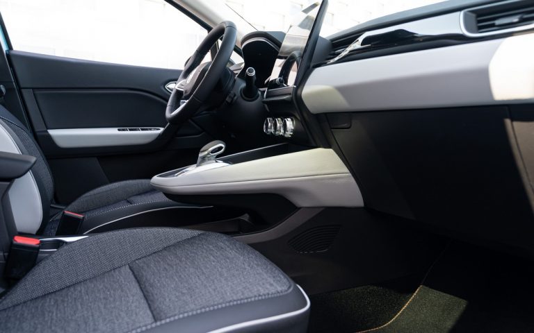 Renault Clio, Captur e Megane E-Tech: immagini ufficiali