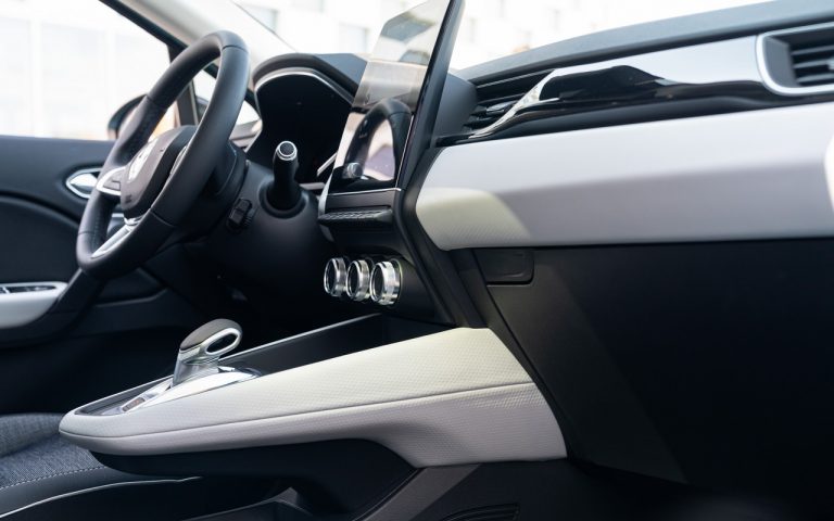 Renault Clio, Captur e Megane E-Tech: immagini ufficiali